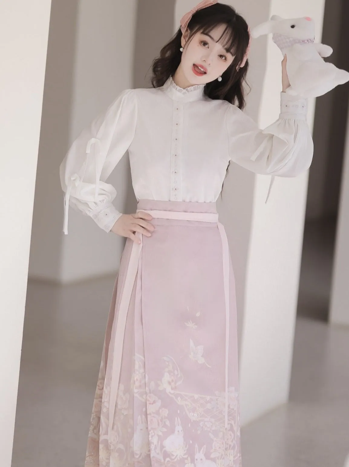 Blouse Sweet Neck Ruffle   Rabbit China Skirt