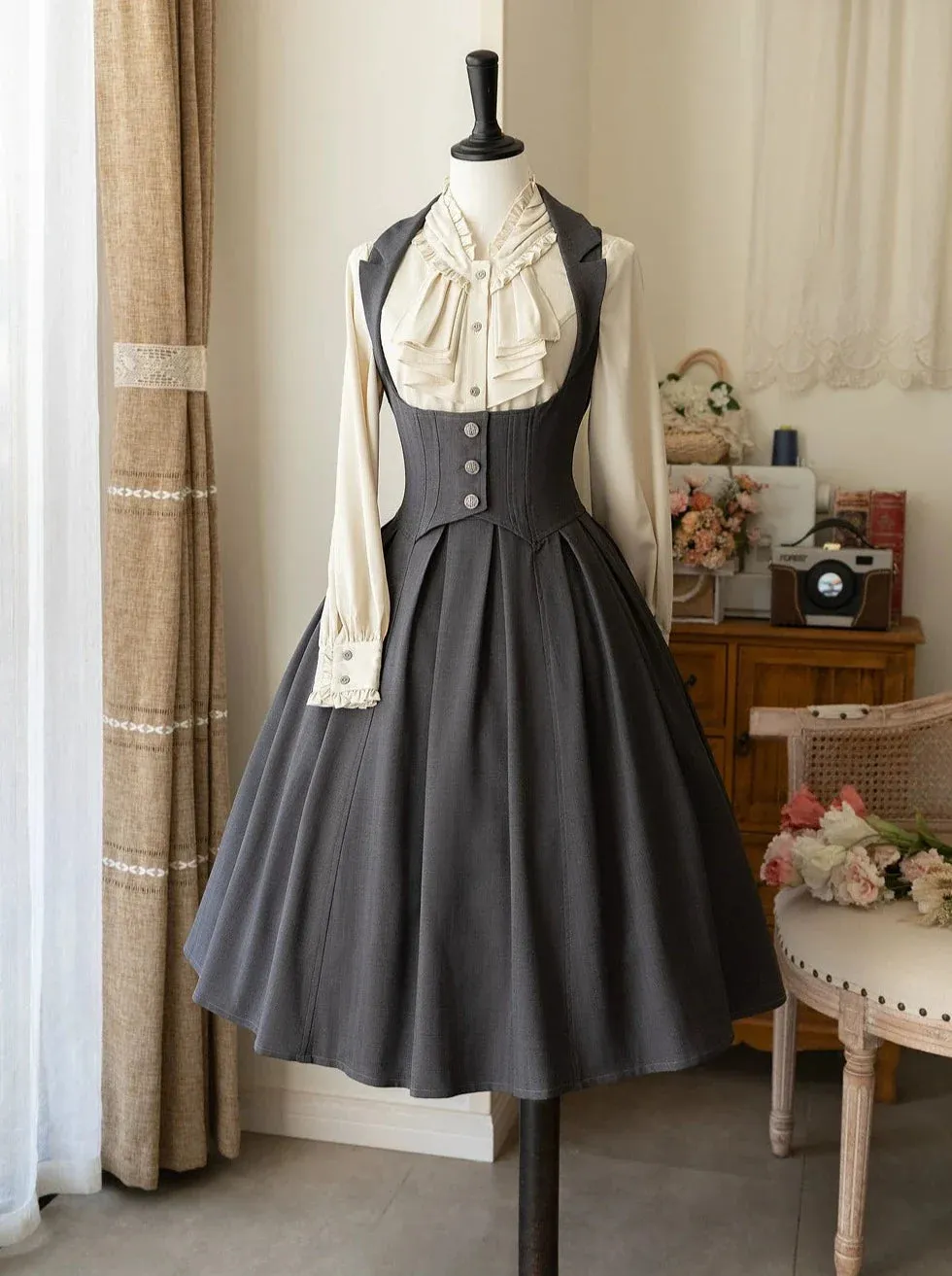 Retro   Brest Skirt Classical Elegant Shirt Lolita Frilled Elegant