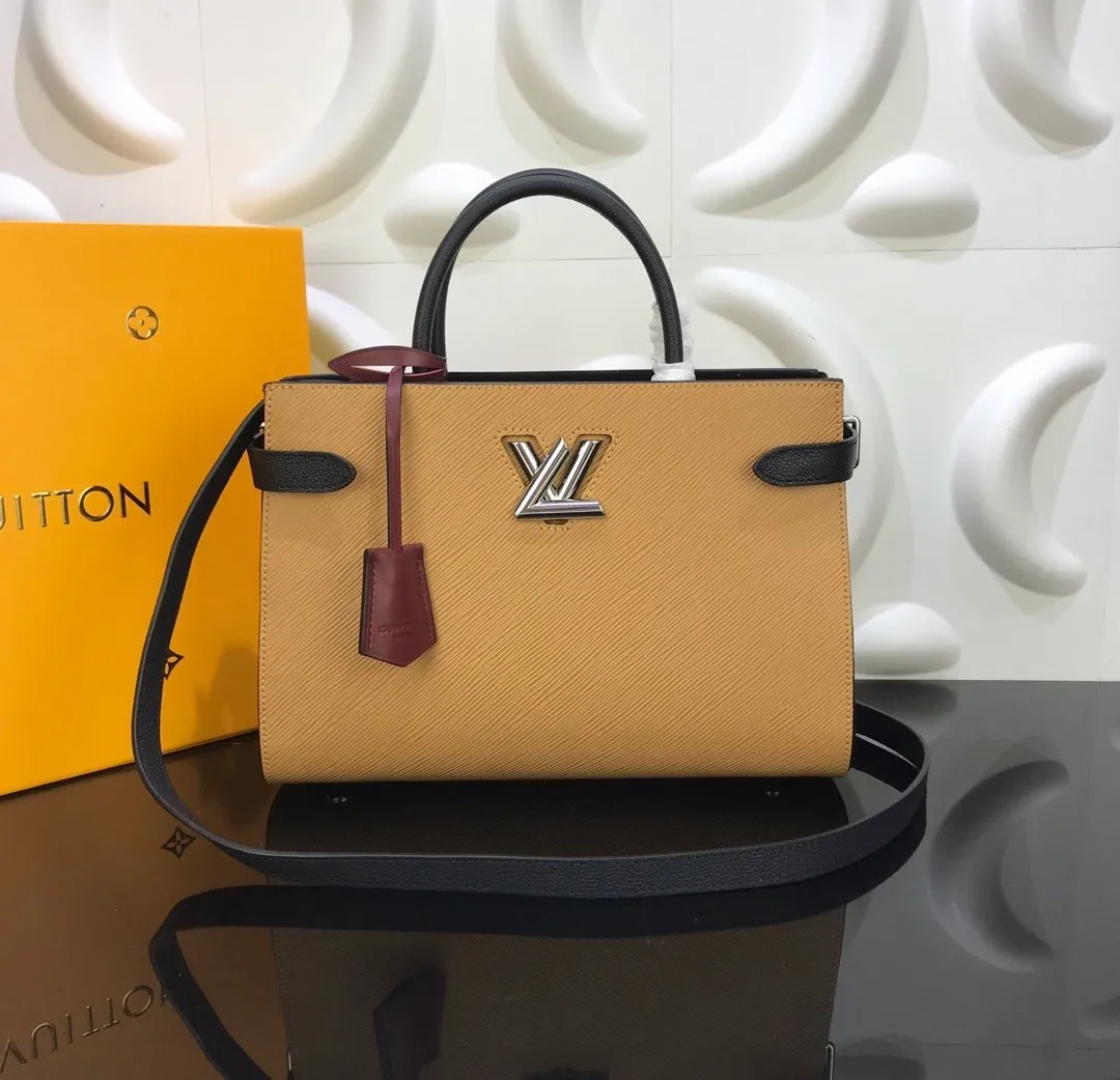 Twist Tote