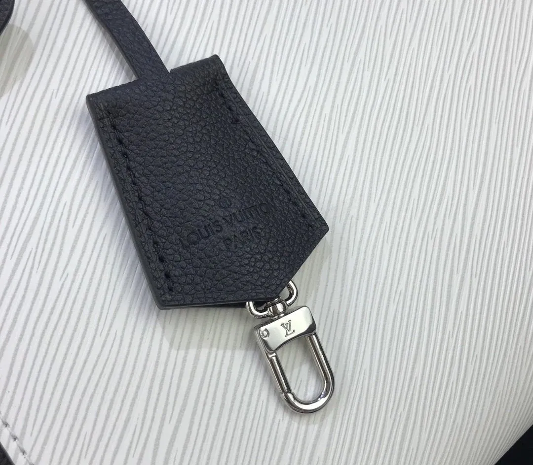 Twist Tote