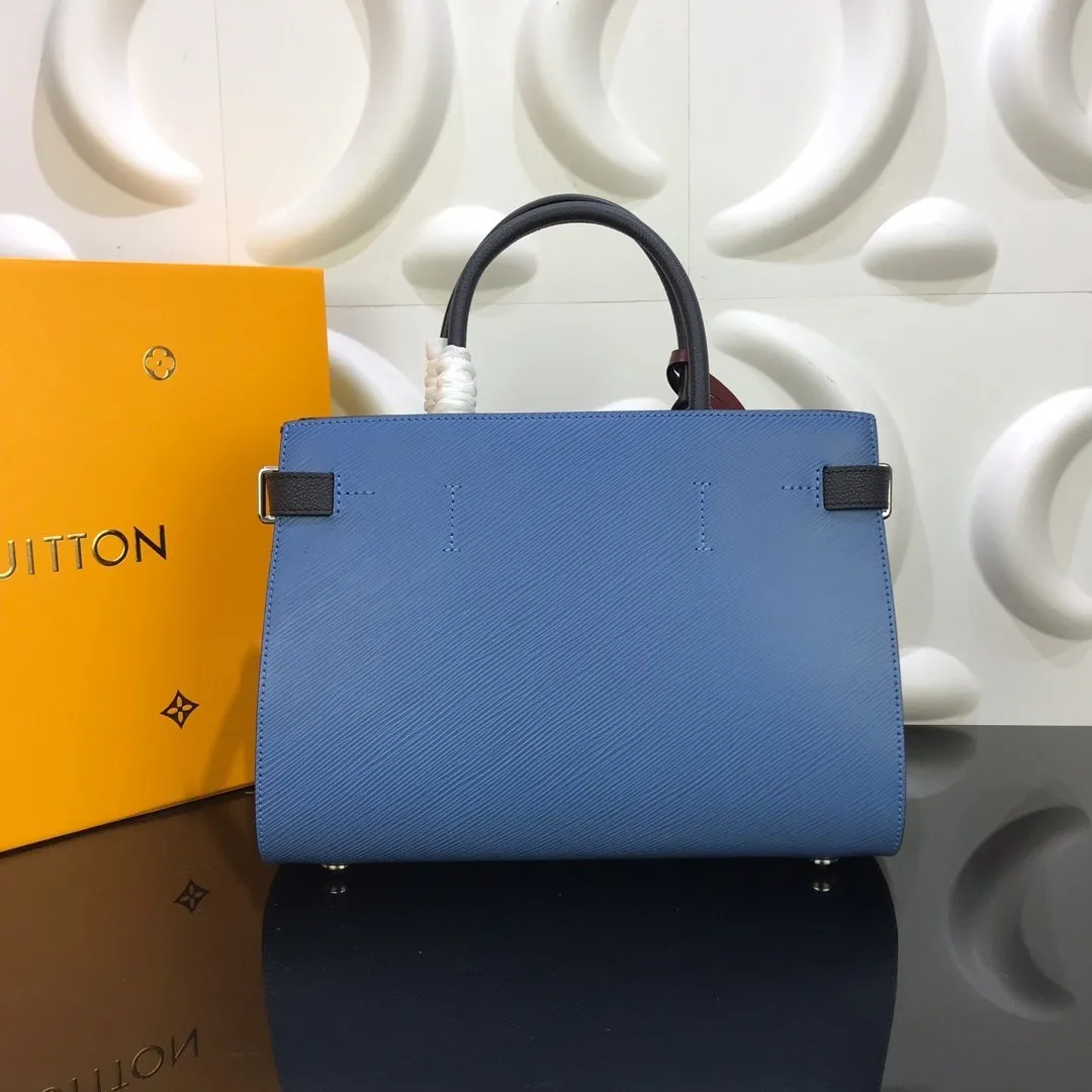 Twist Tote