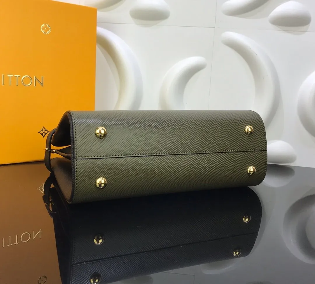 Twist Tote