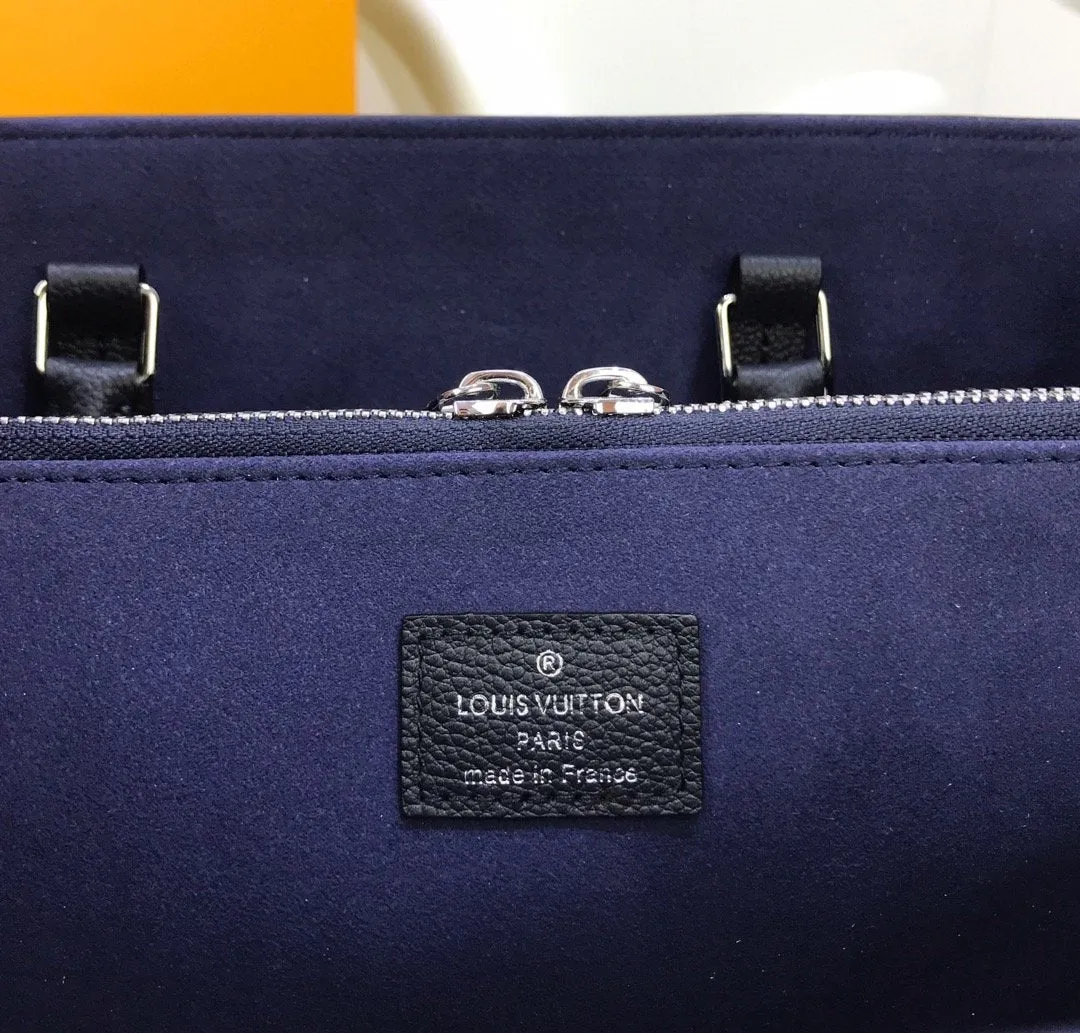 Twist Tote
