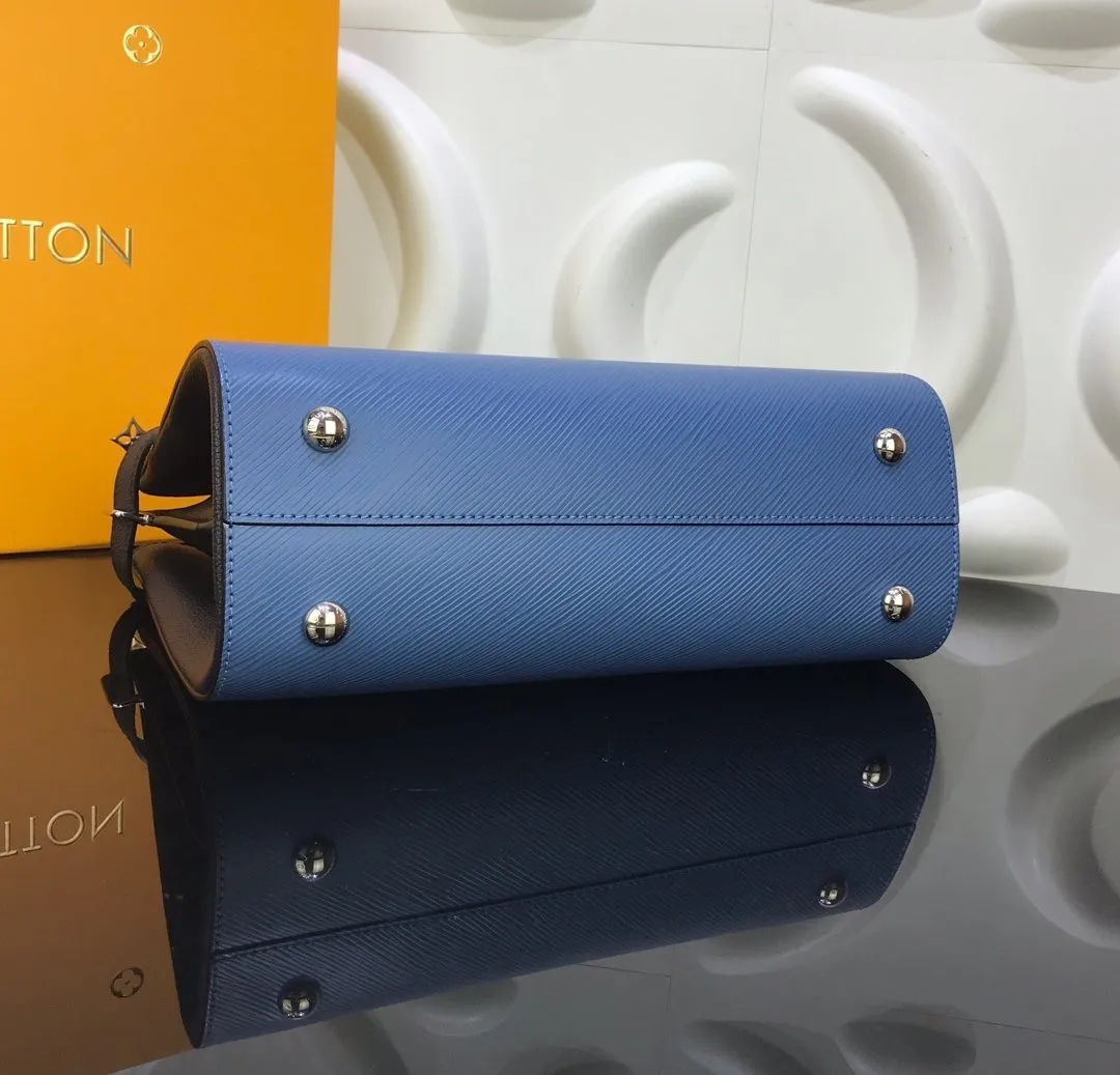Twist Tote