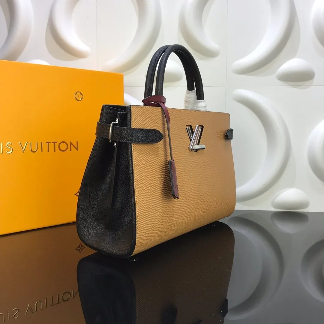 Twist Tote