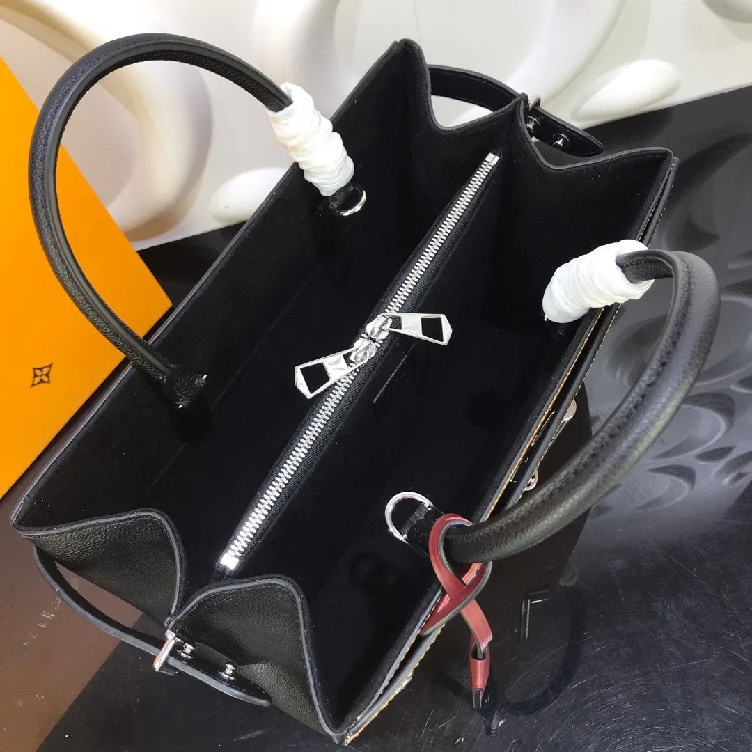 Twist Tote