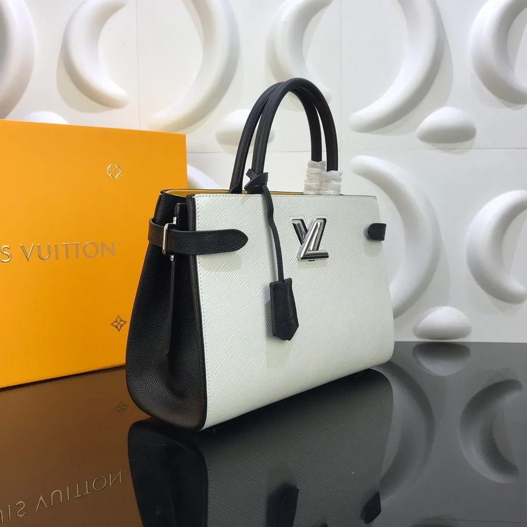 Twist Tote