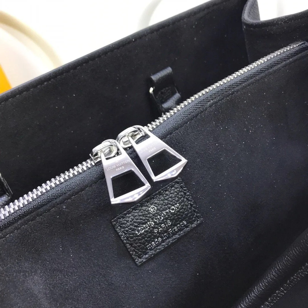 Twist Tote
