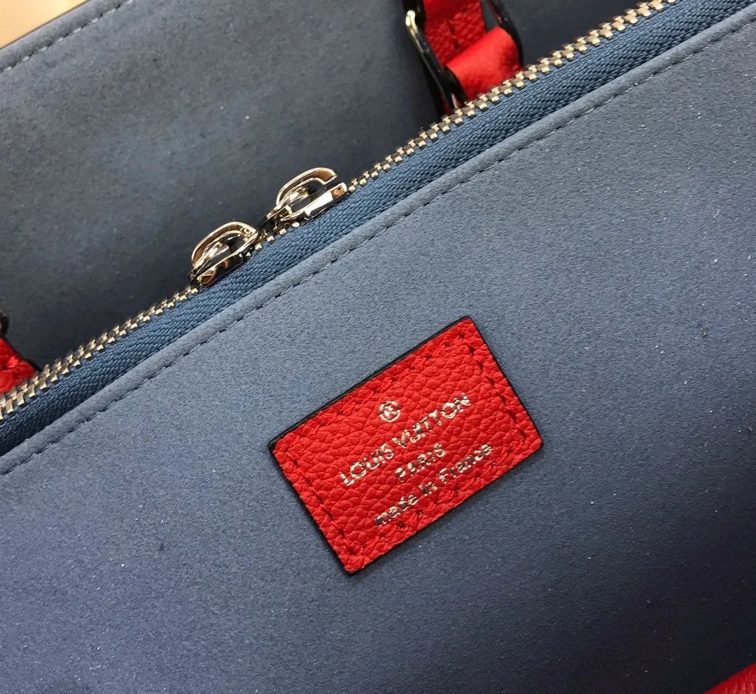 Twist Tote