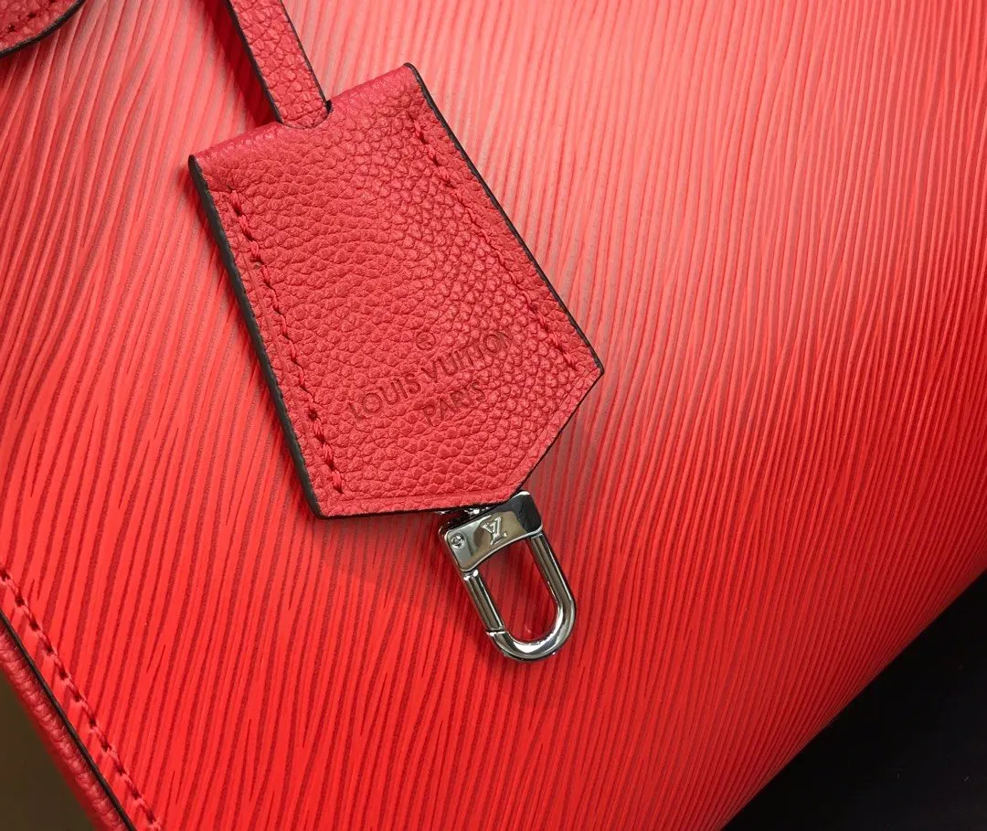 Twist Tote