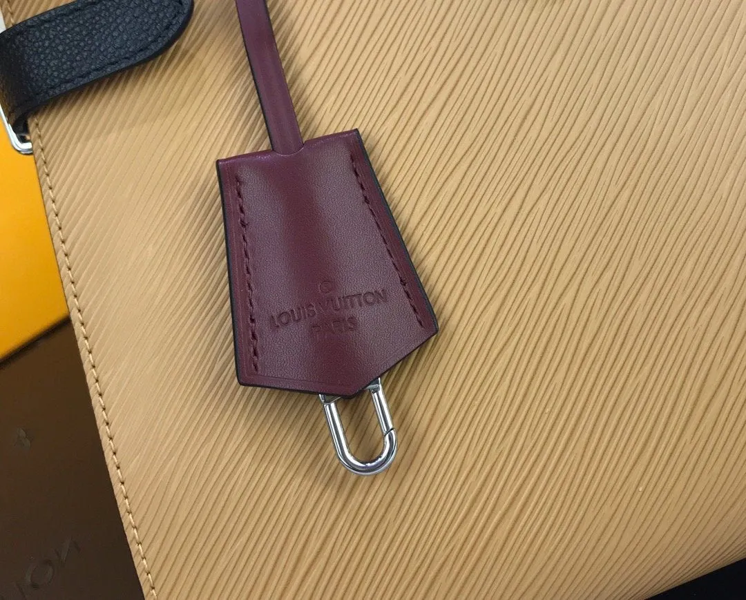 Twist Tote